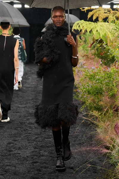 Look 28